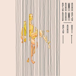 sama_dams - say it; zwei gemalte, gelbe Figuren, die zwischen vertikalen Linien stehen