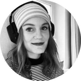 couchFM Mitglied Ariana Schmidt.