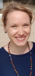 Tanja Rathmann lächelt in die Kamera.